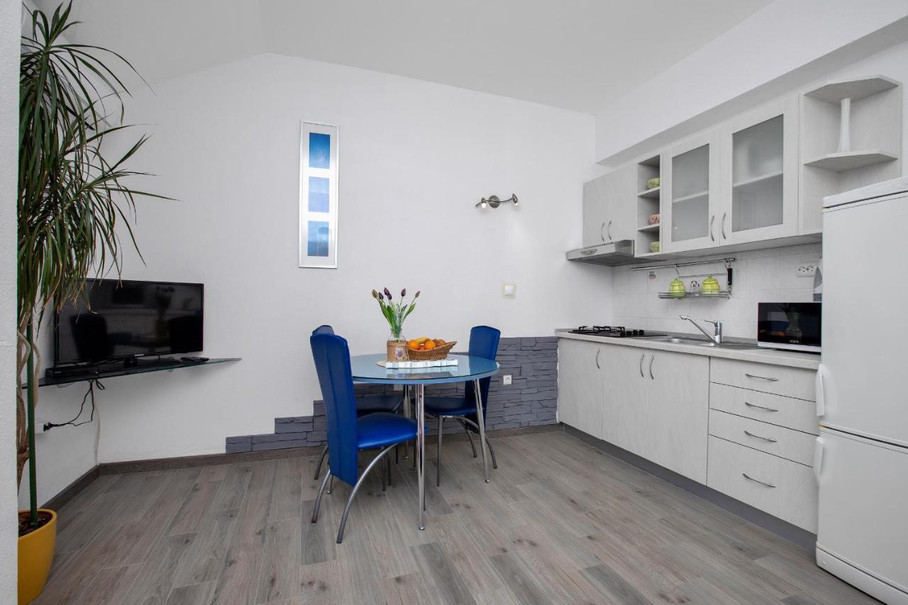 Apartments By The Sea Drasnice, Makarska - 2581 Dış mekan fotoğraf